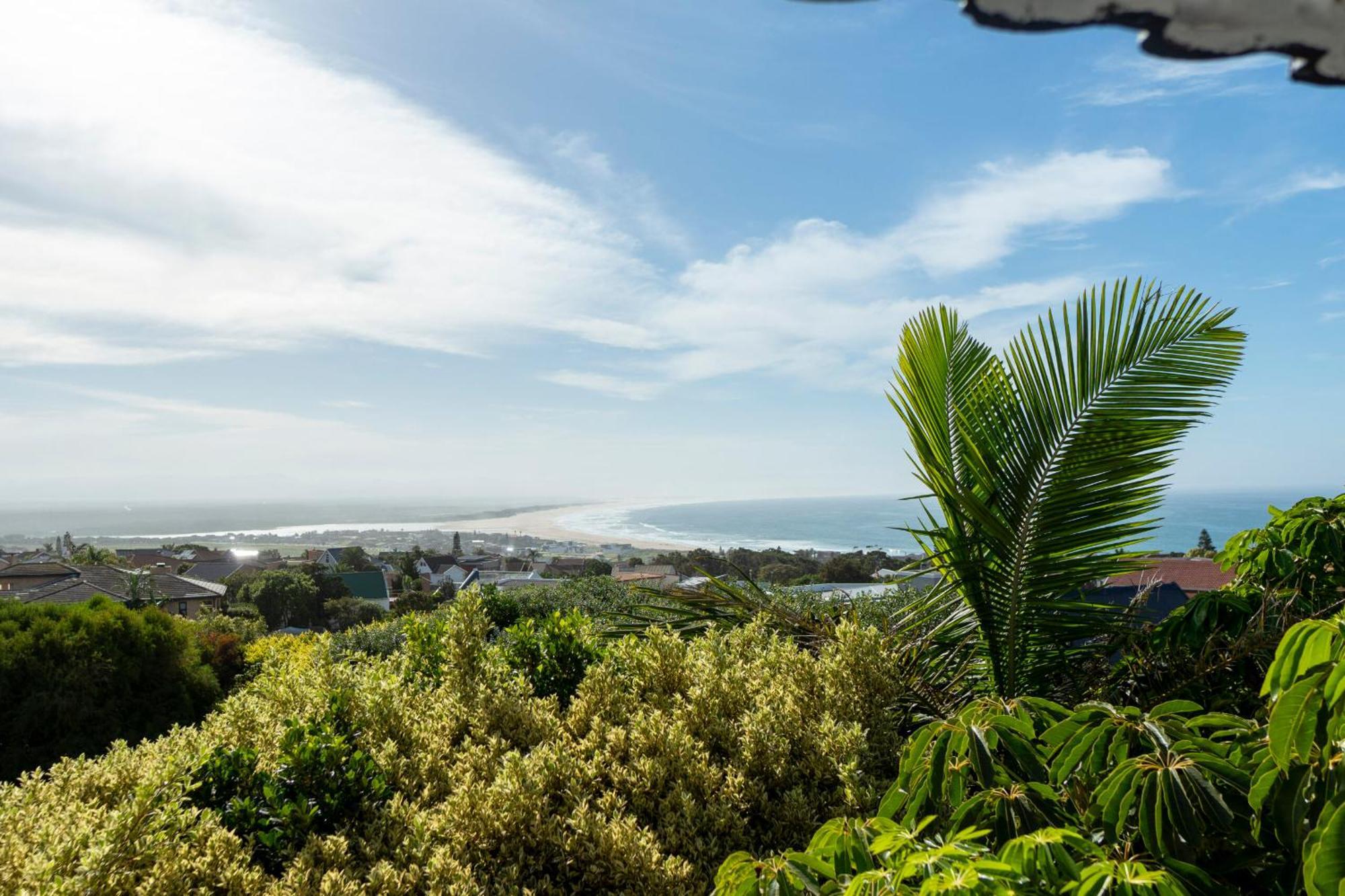 The Ocean Bay Luxury Guesthouse Jeffreys Bay Exterior photo