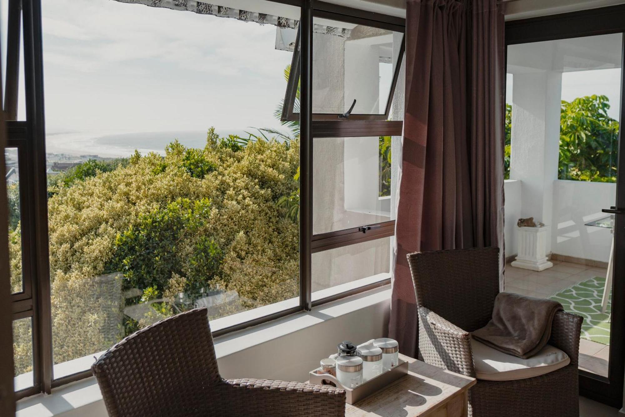 The Ocean Bay Luxury Guesthouse Jeffreys Bay Exterior photo
