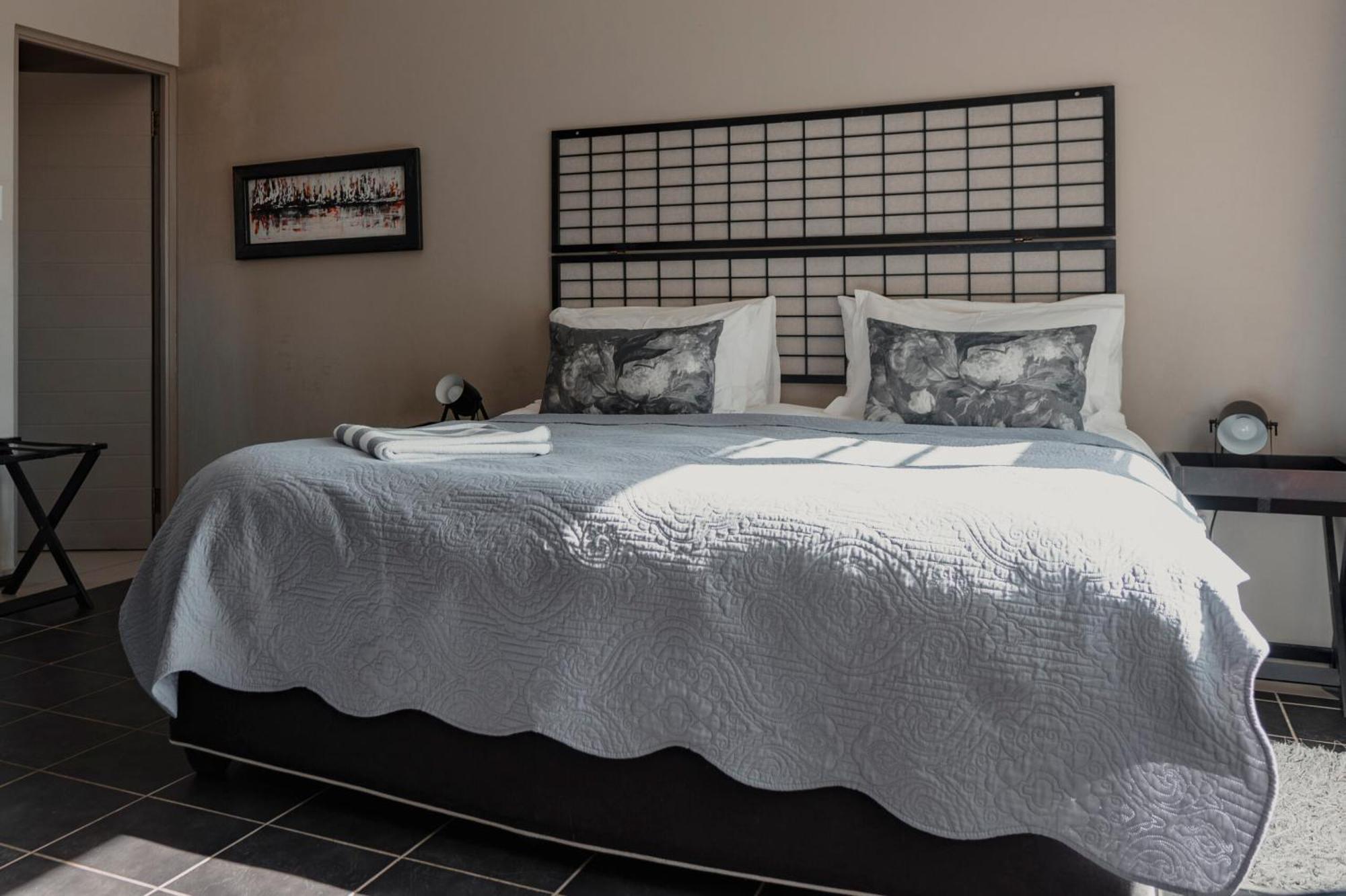The Ocean Bay Luxury Guesthouse Jeffreys Bay Exterior photo
